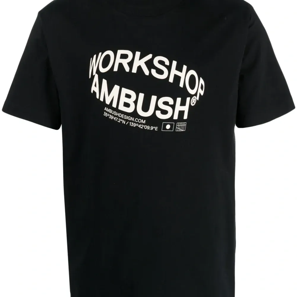 Футболка с логотипом Футболка с логотипом