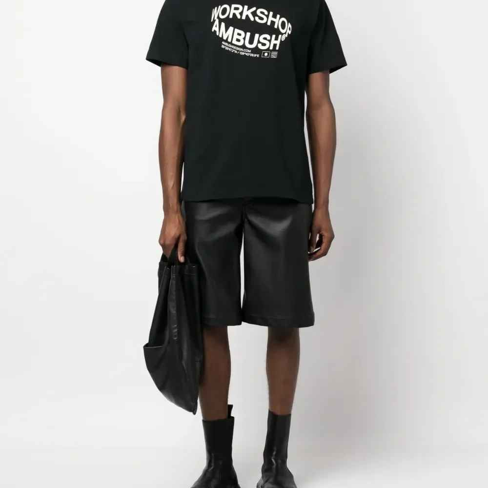 Футболка с логотипом Футболка с логотипом