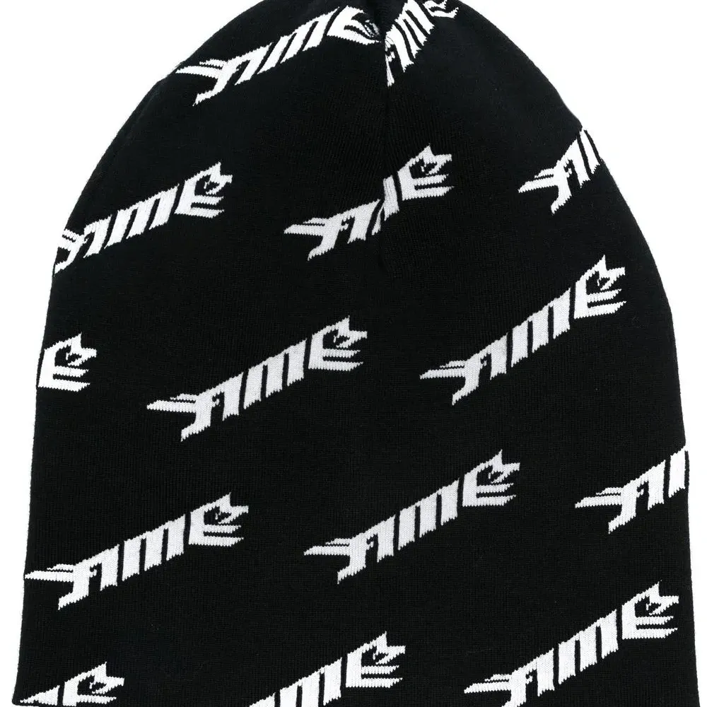 Шапка бини в рубчик с логотипом