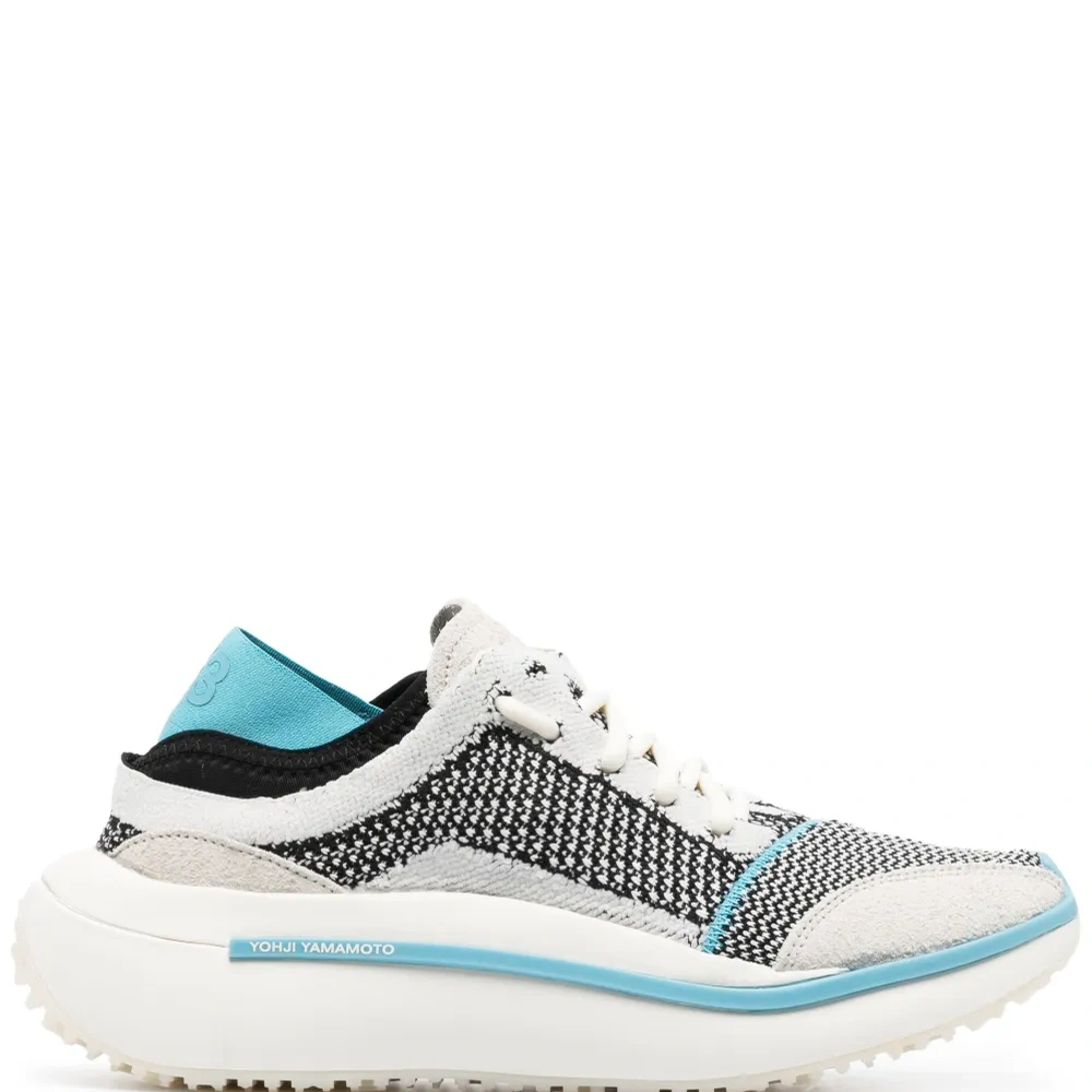 Трикотажные кроссовки Qisan из коллаборации с adidas