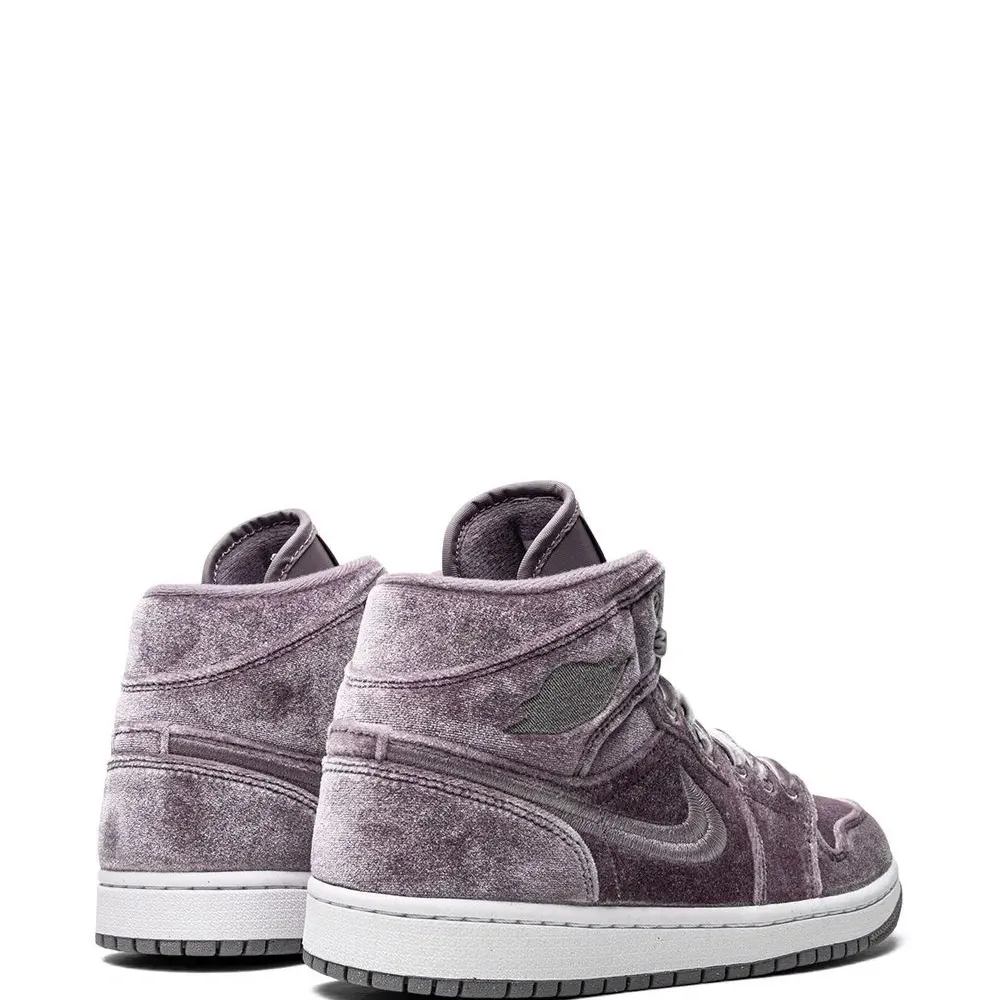 Кроссовки Air Jordan 1 Mid SE Purple Velvet