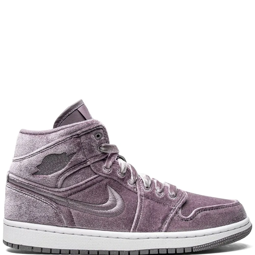 Кроссовки Air Jordan 1 Mid SE Purple Velvet