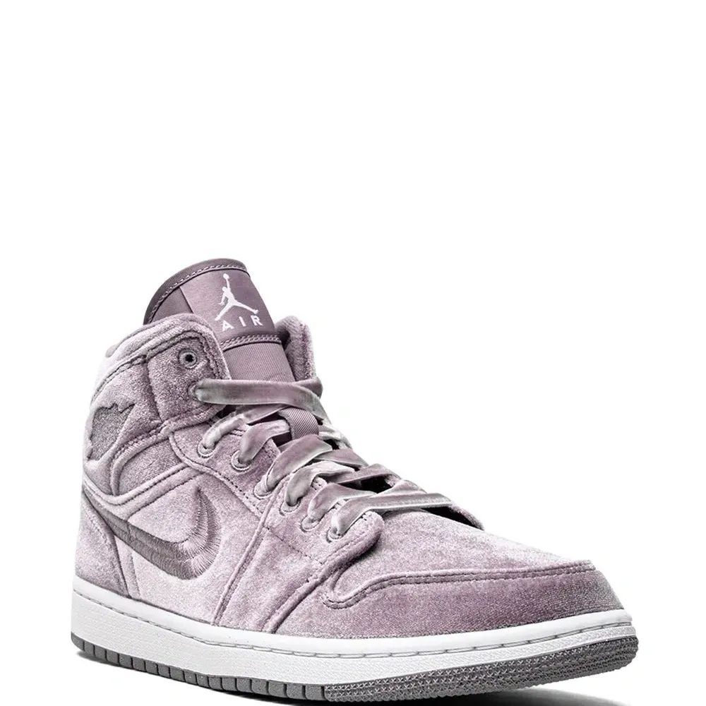 Кроссовки Air Jordan 1 Mid SE Purple Velvet