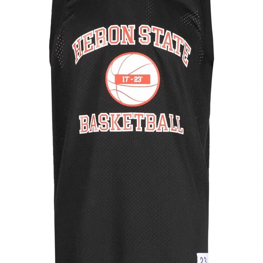 Топ с графичным принтом