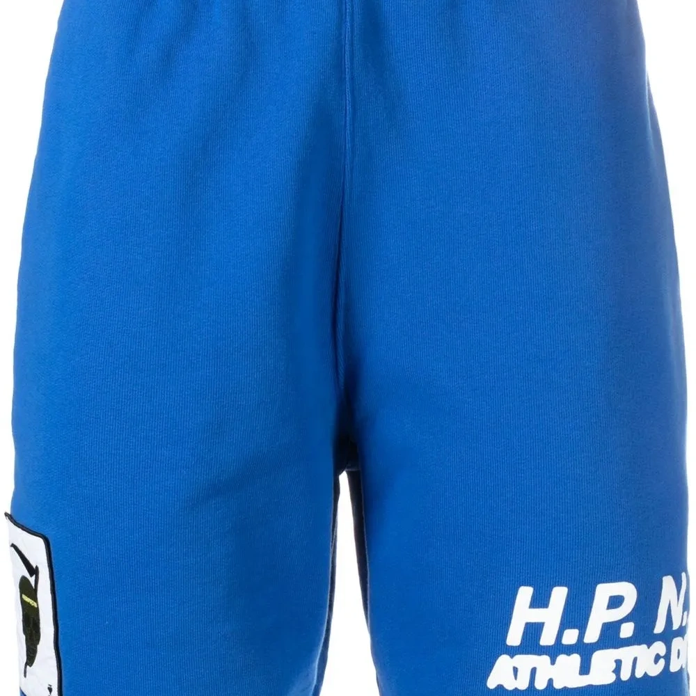 Спортивные шорты с нашивкой