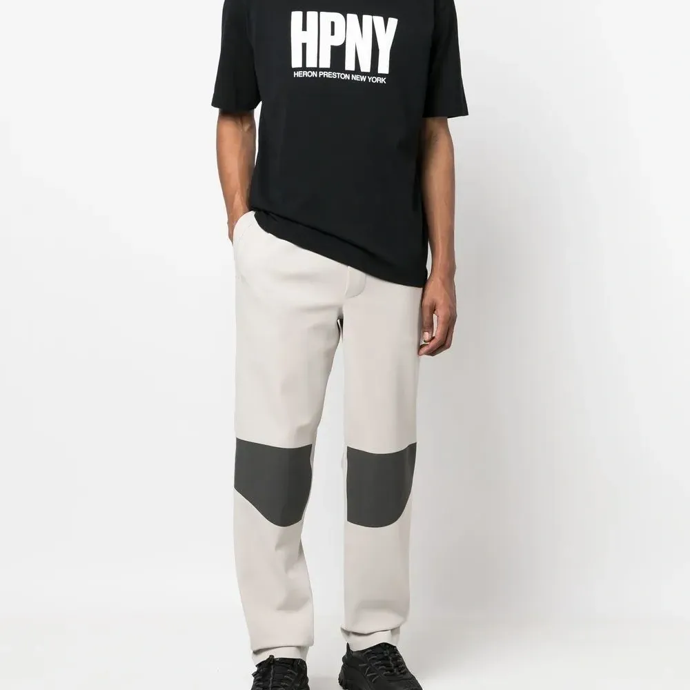 Футболка с логотипом