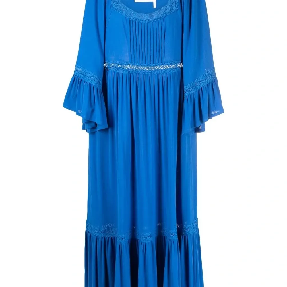 Платье миди с квадратным вырезом