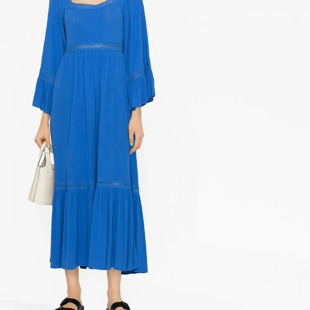 Платье миди с квадратным вырезом