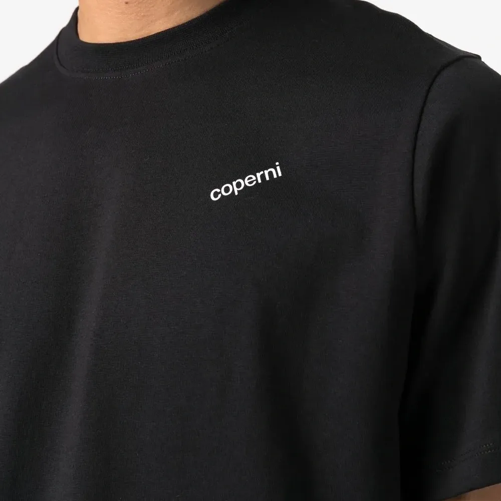 Футболка с вышитым логотипом