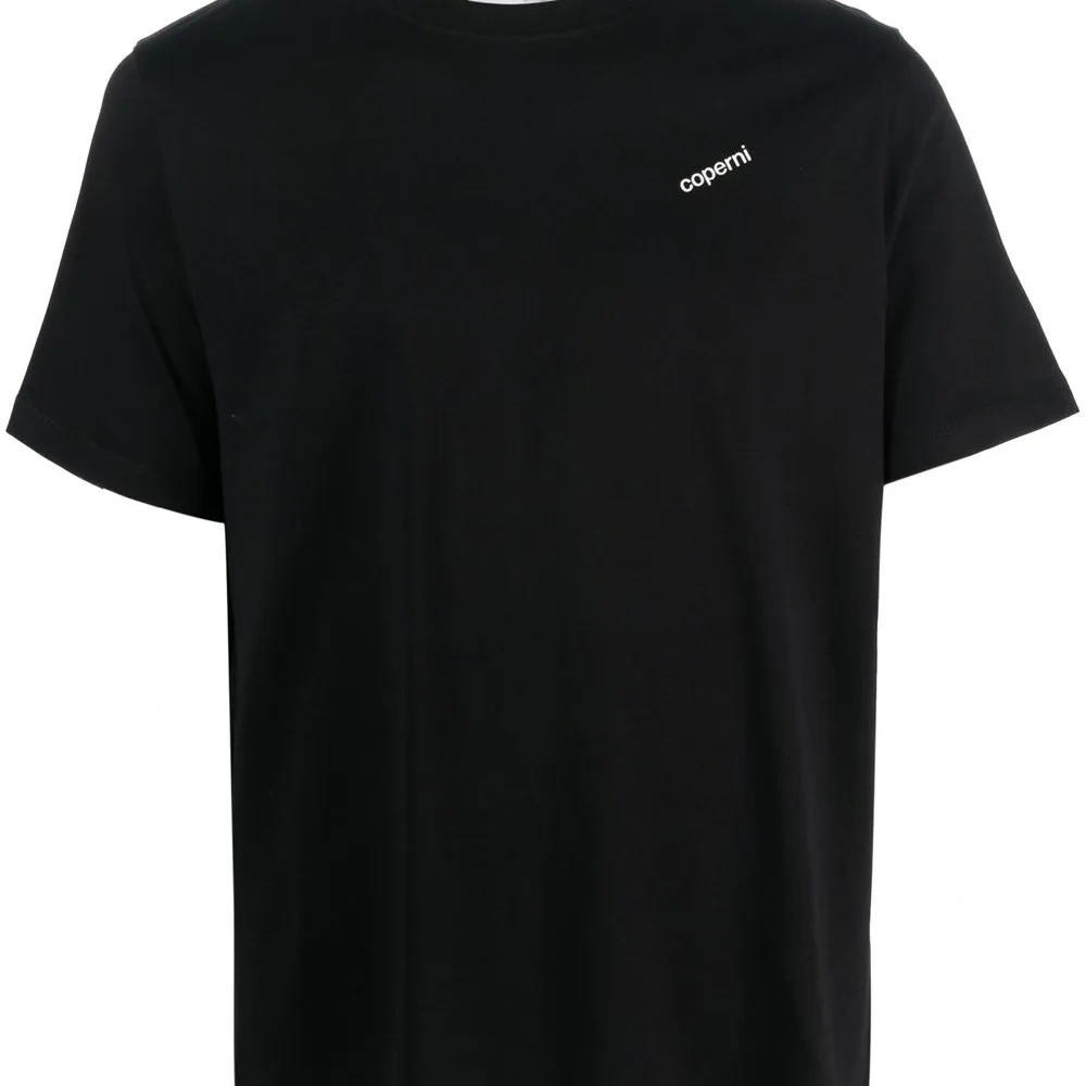 Футболка с вышитым логотипом