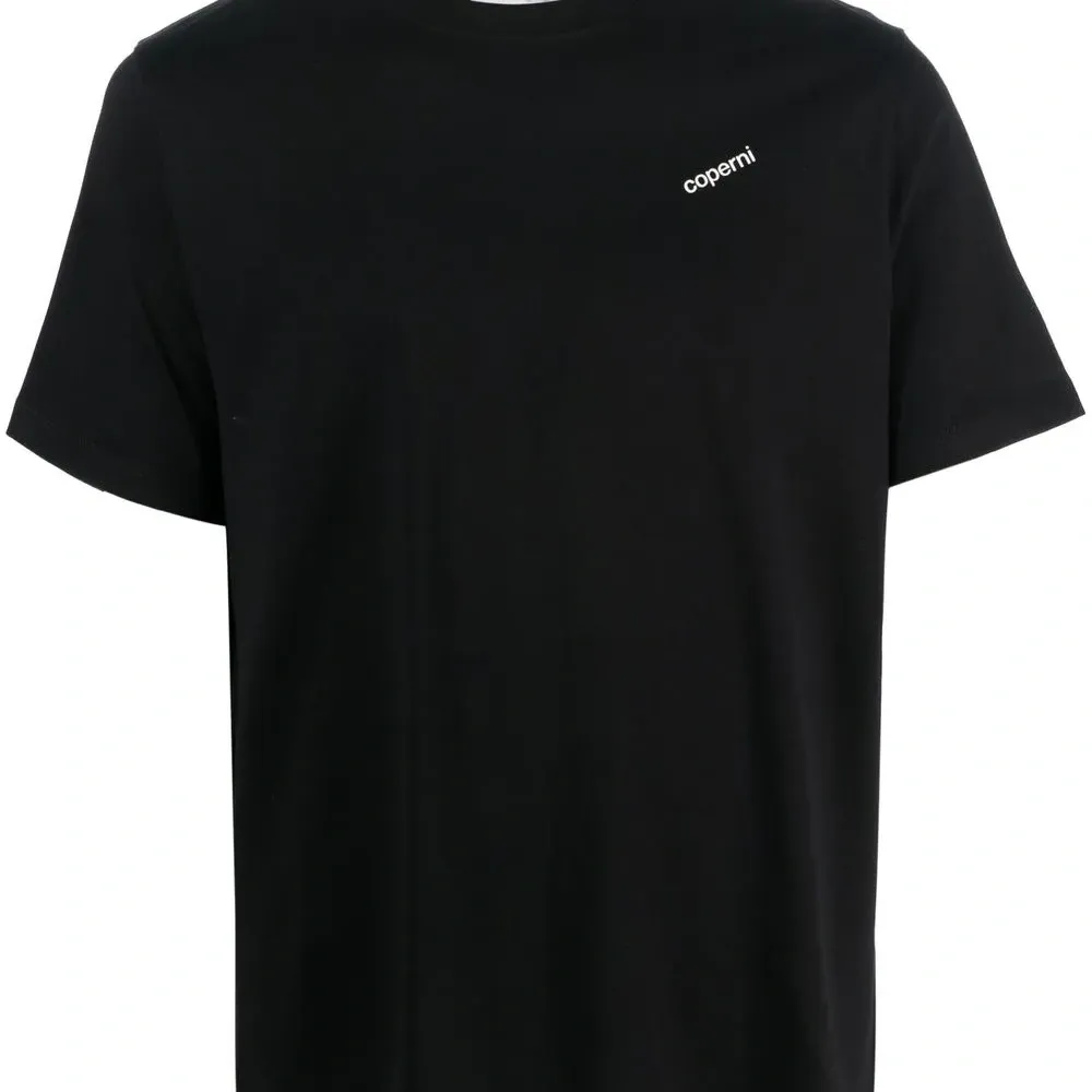 Футболка с вышитым логотипом