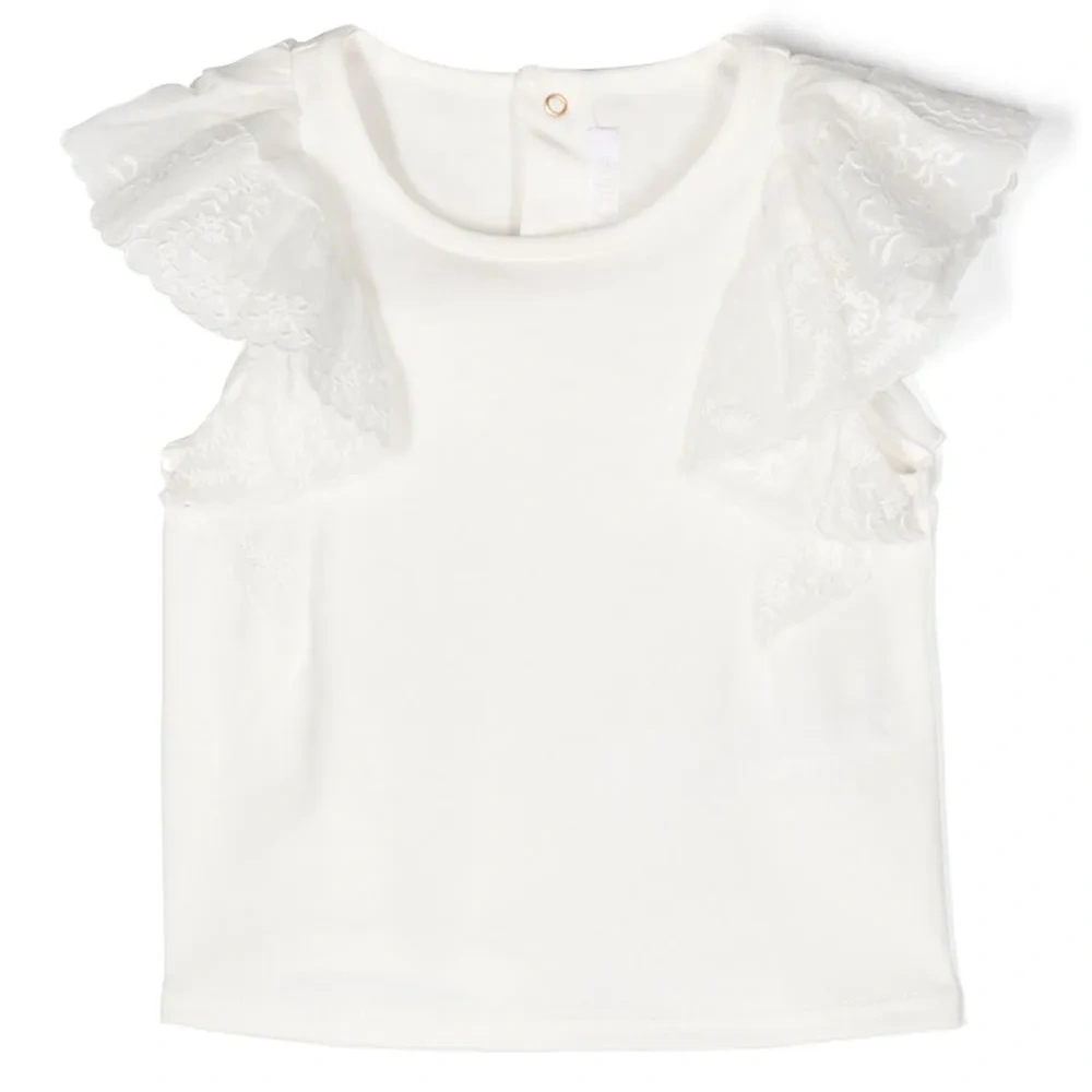 Футболка с цветочной вышивкой