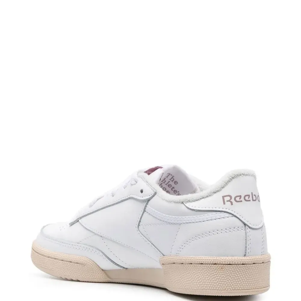 Кроссовки на шнуровке