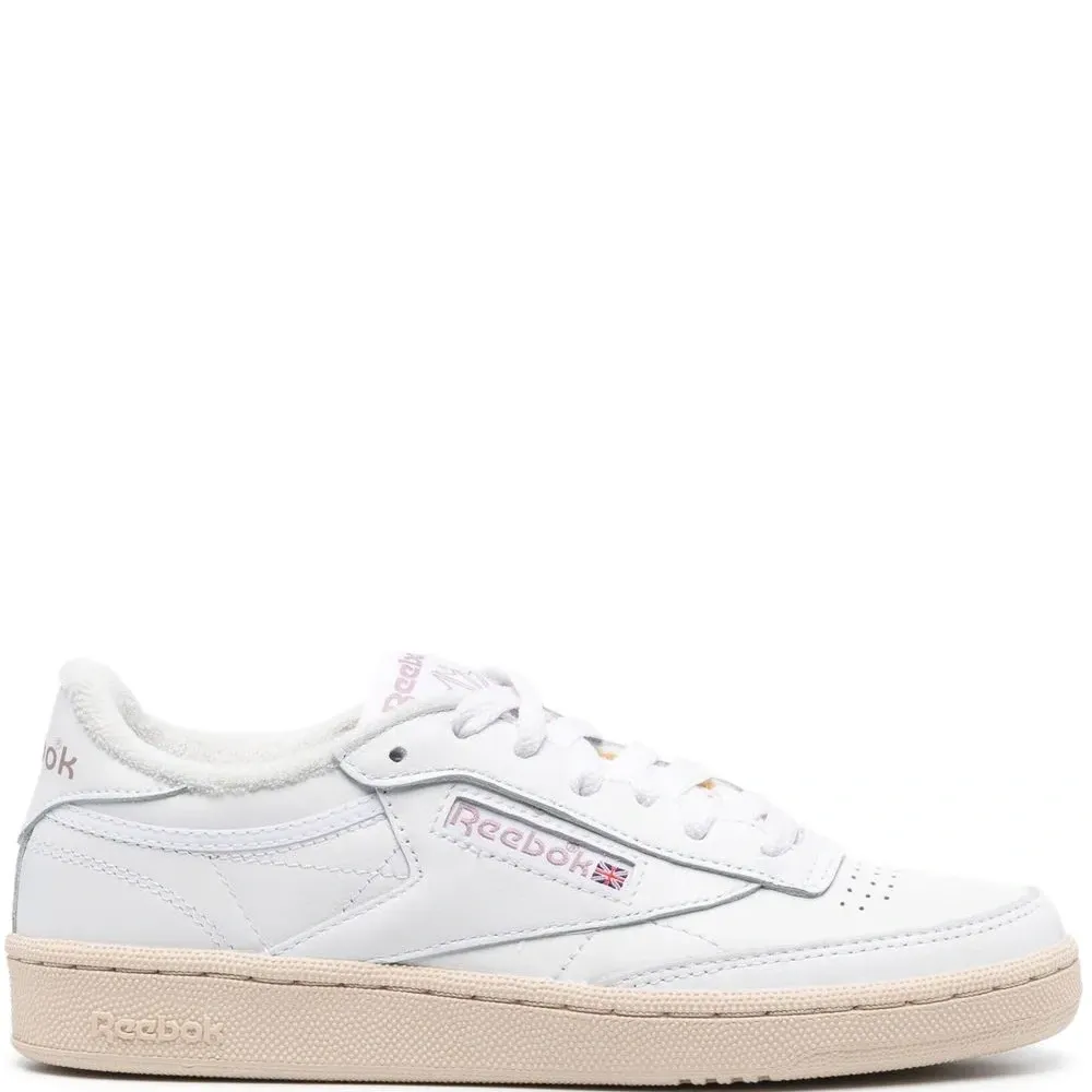 Кроссовки на шнуровке