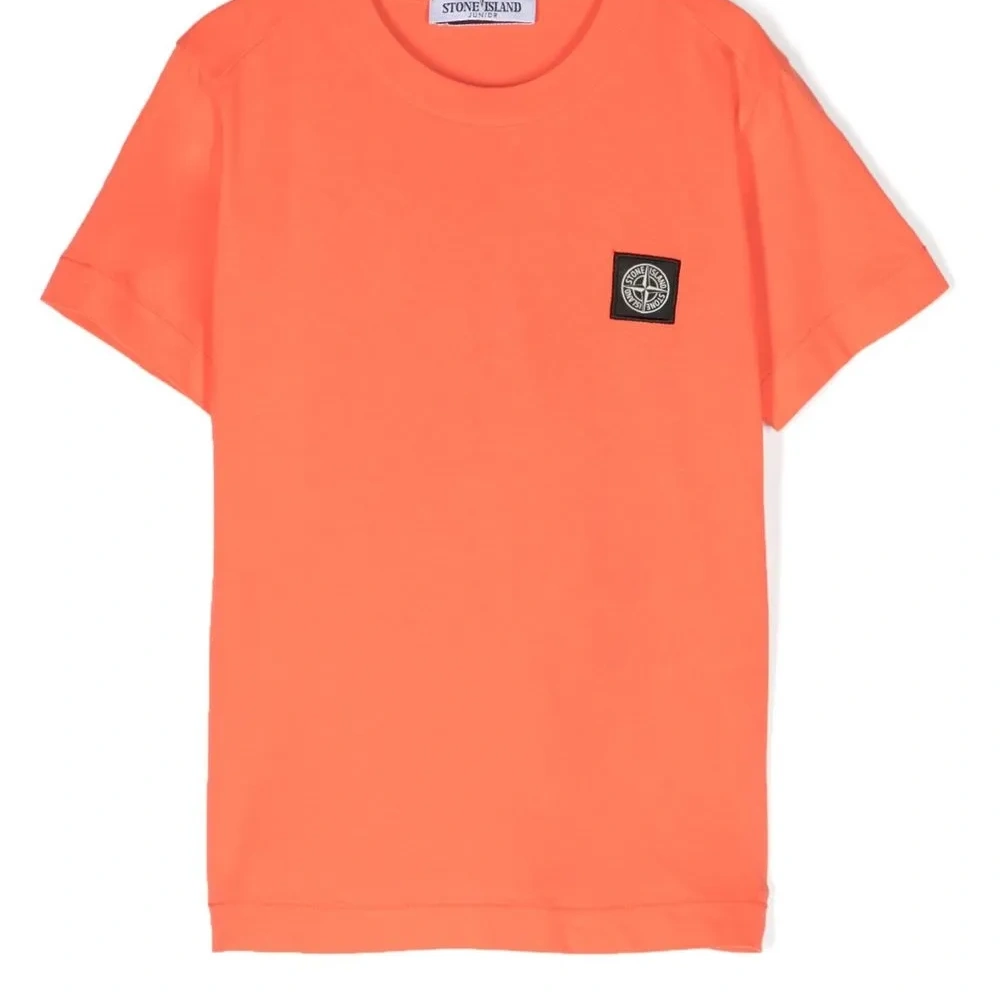 Футболка с нашивкой-логотипом