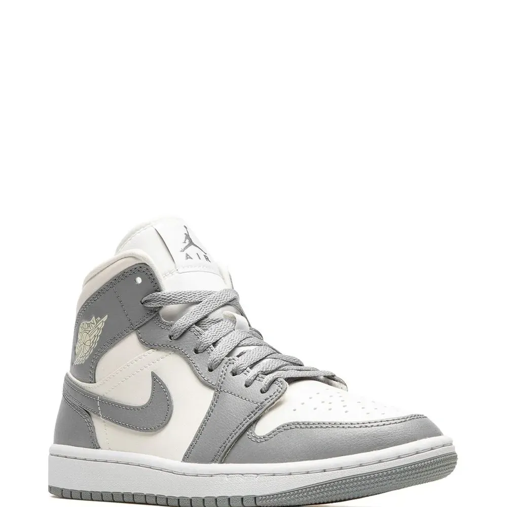 Кроссовки Air Jordan 1 Mid Кроссовки Air Jordan 1 Mid