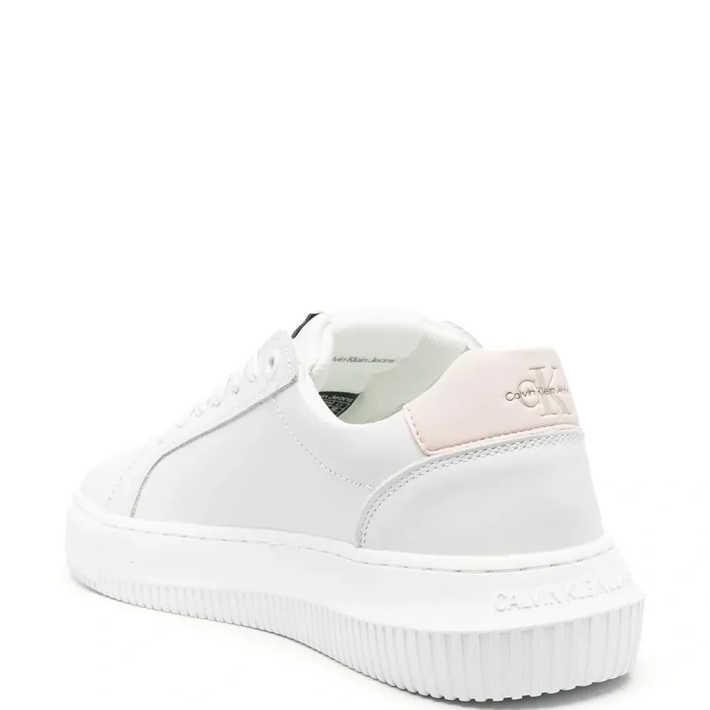 Кроссовки с логотипом