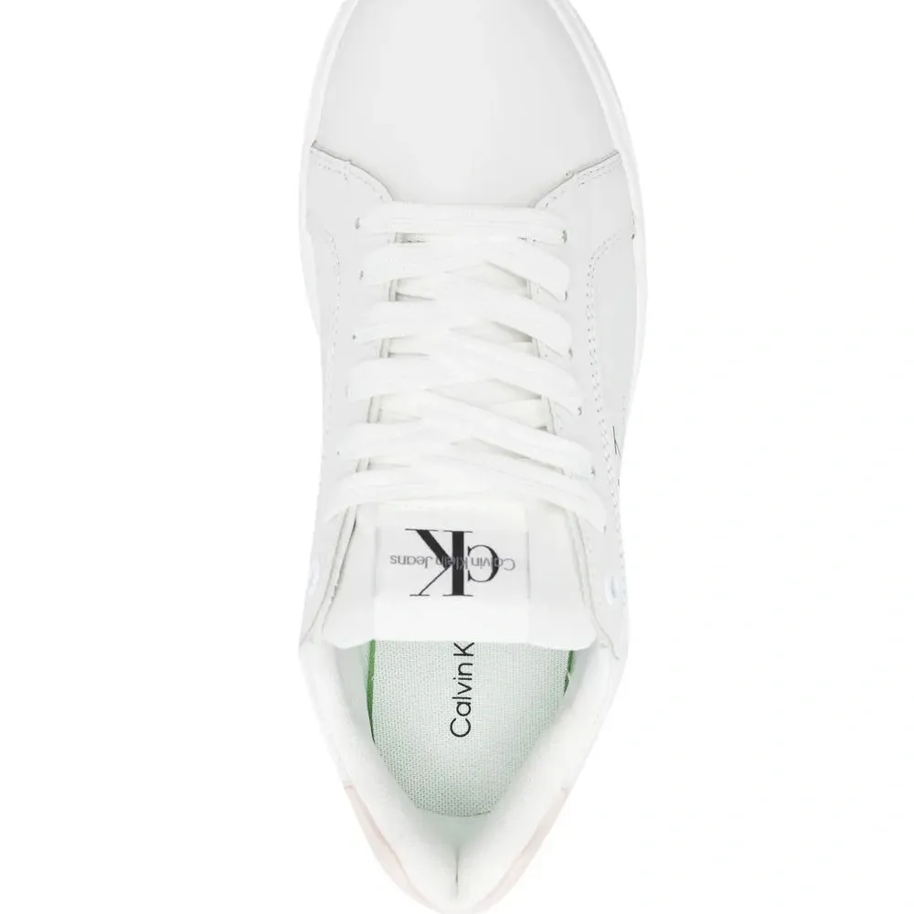 Кроссовки с логотипом