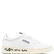 Кроссовки с нашивкой-логотипом