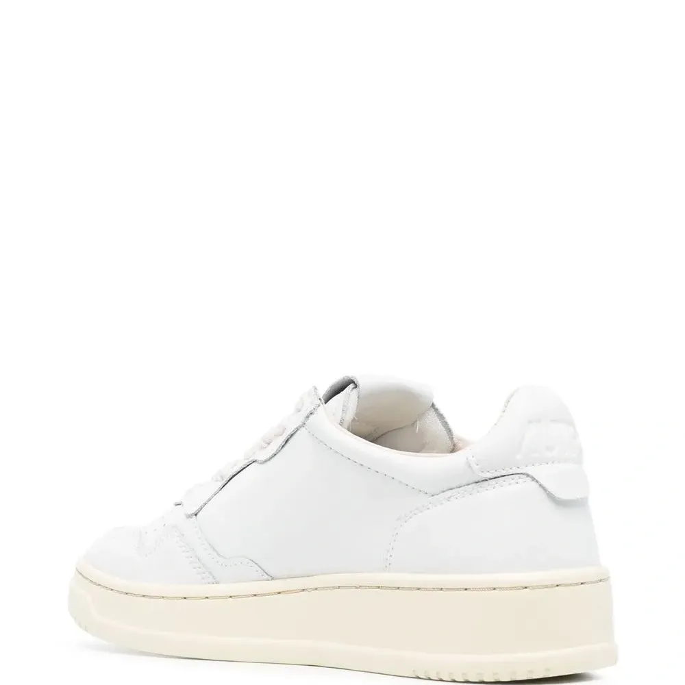 Кроссовки с нашивкой-логотипом