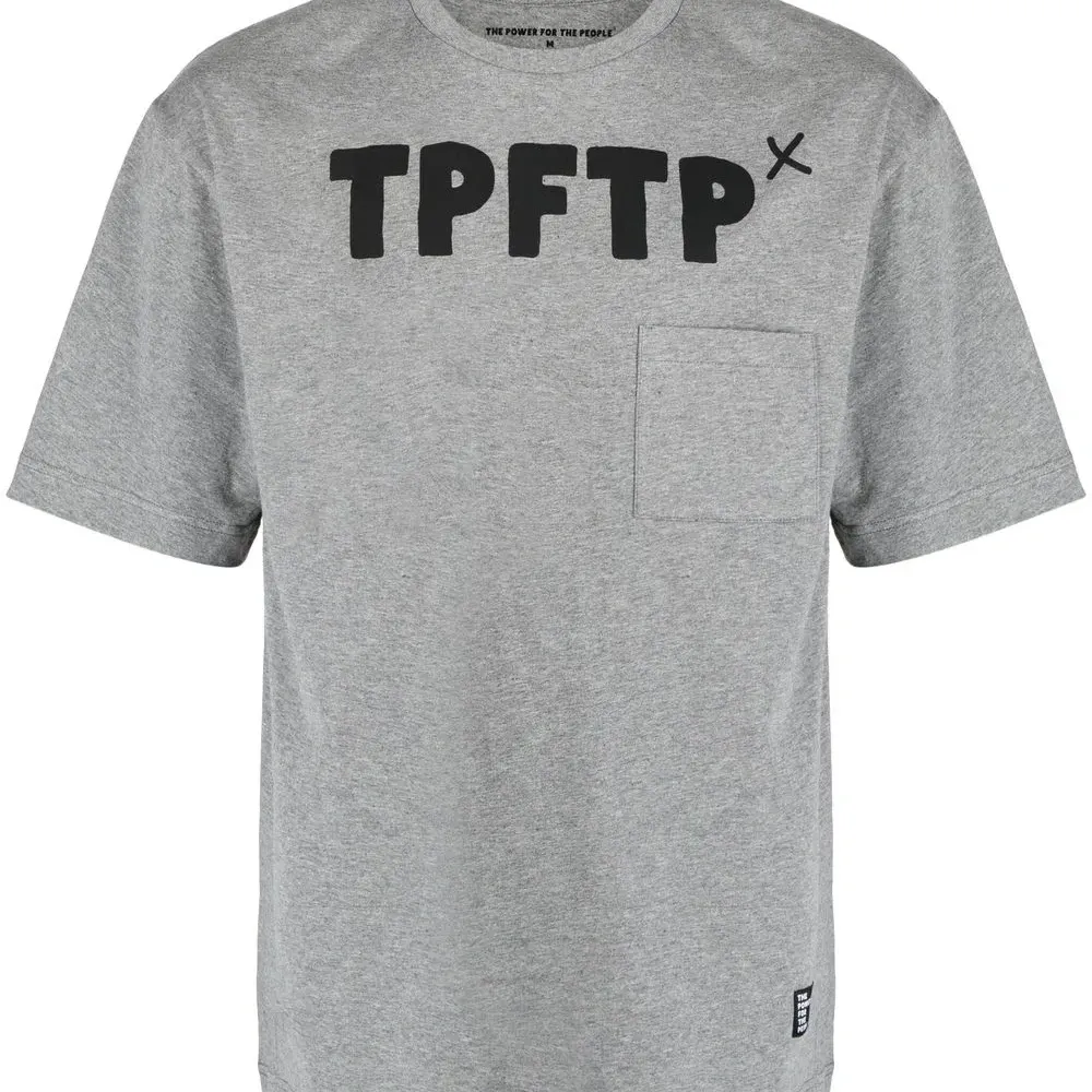 Футболка с логотипом