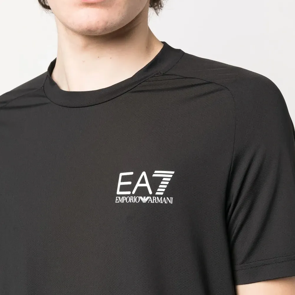 Футболка с логотипом