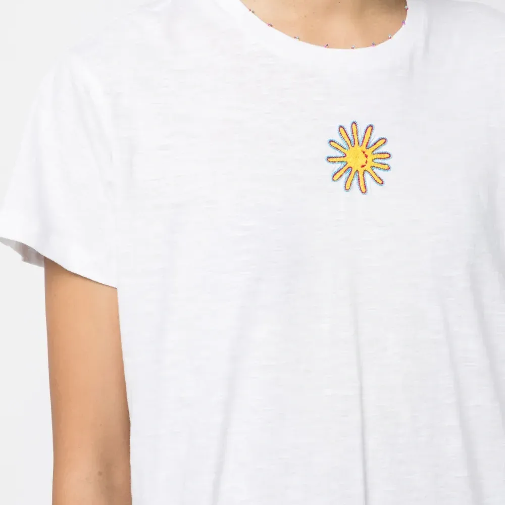 Футболка с вышивкой