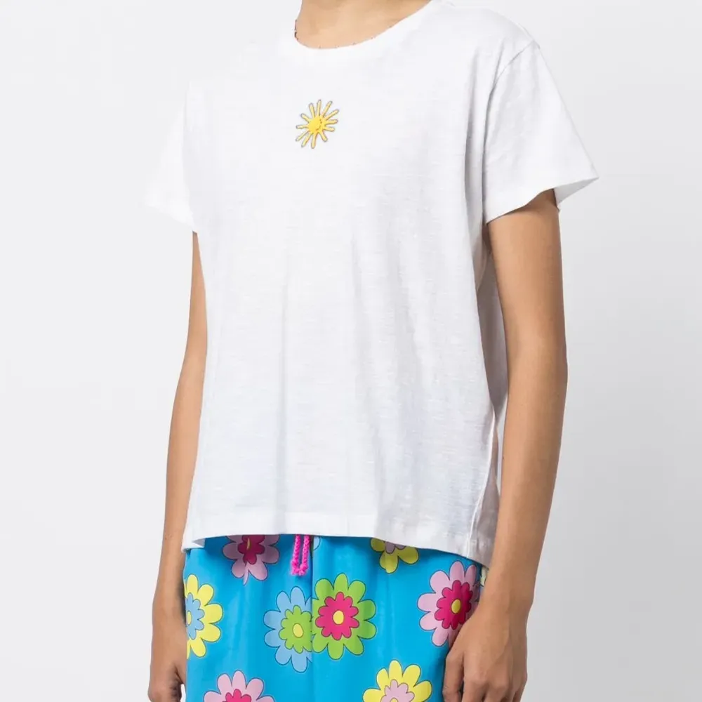 Футболка с вышивкой