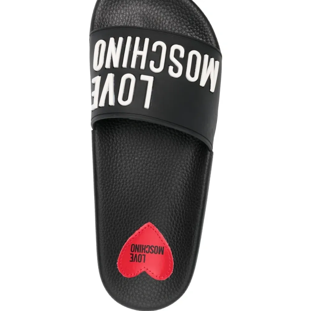 Шлепанцы с 3D логотипом