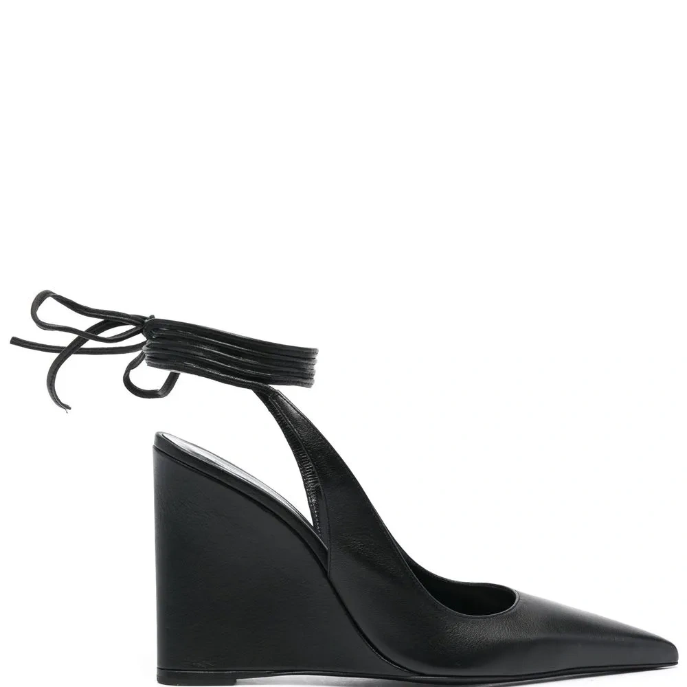 Босоножки на танкетке