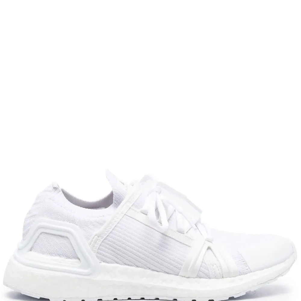 Кроссовки со вставками