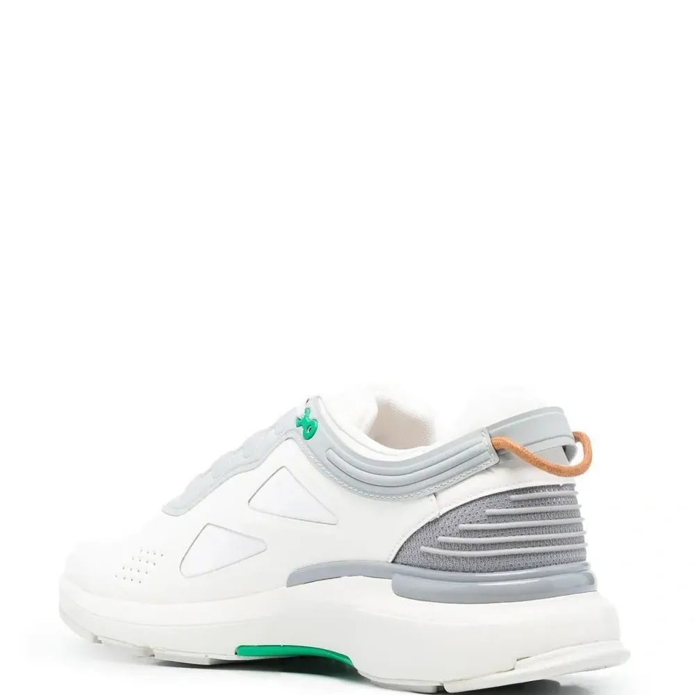 кроссовки с логотипом