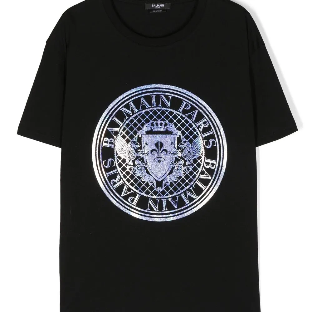 Футболка с логотипом