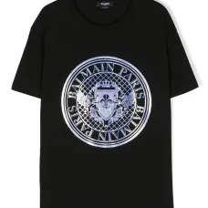 Футболка с логотипом