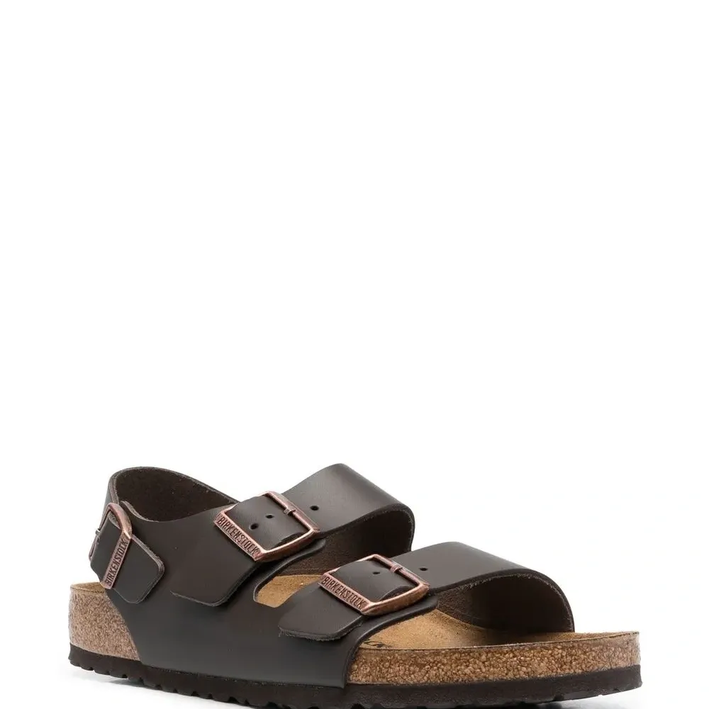 Сандалии с пряжками