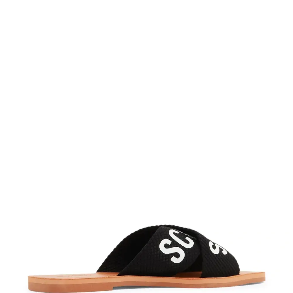 Шлепанцы с логотипом