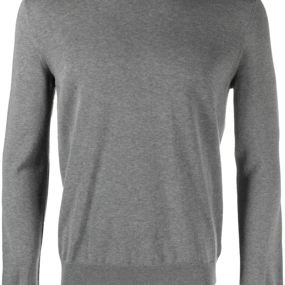 Джемпер с круглым вырезом