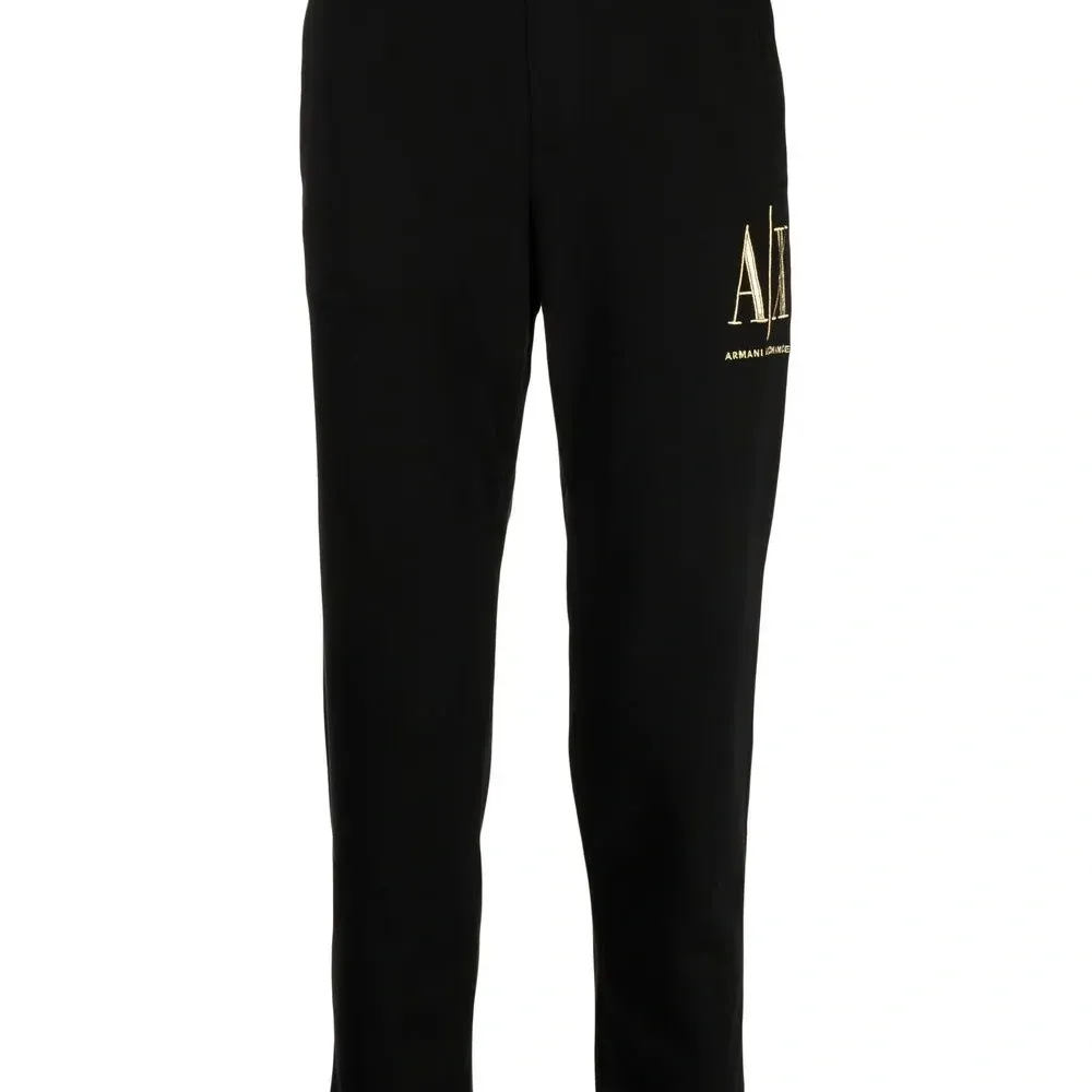 Спортивные брюки с вышитым логотипом