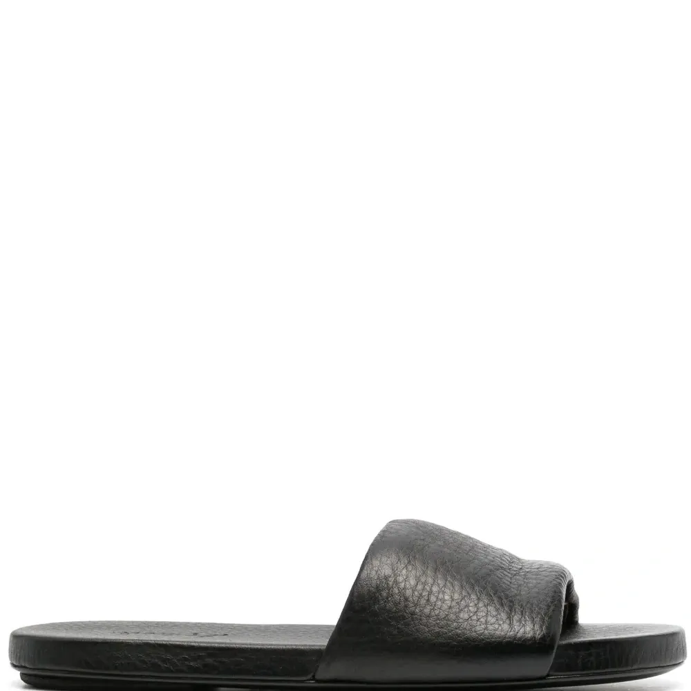 Сандалии с открытым носком