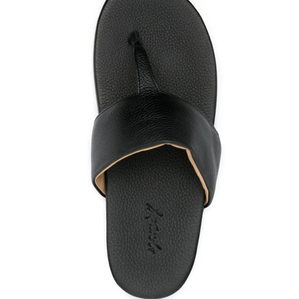 Сандалии с Т-образным ремешком