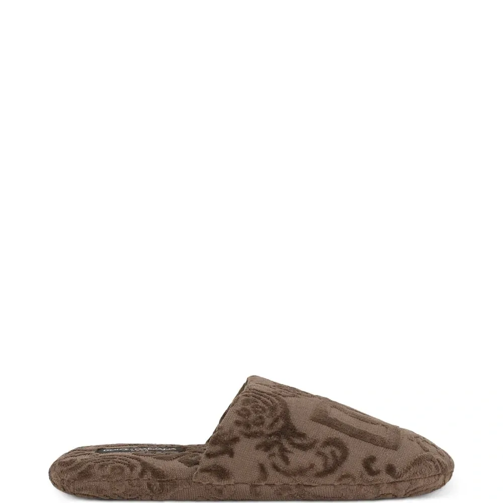 Слиперы с вышитым логотипом