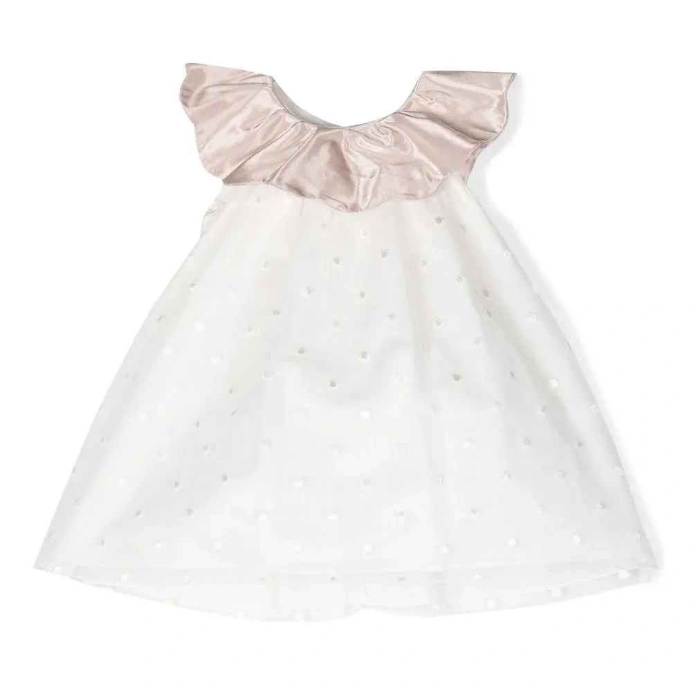 Платье с оборками и вышивкой