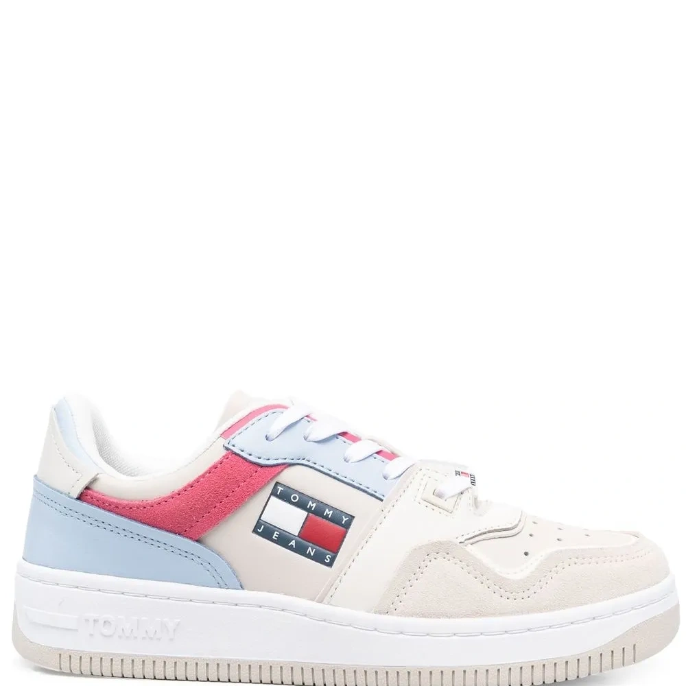 Кроссовки в стиле колор-блок