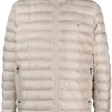 Пуховик на молнии с нашивкой-логотипом