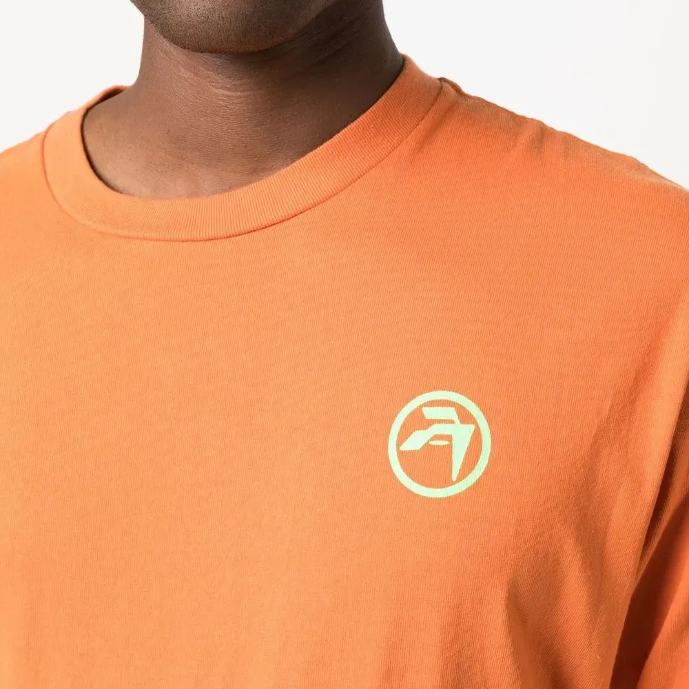 Футболка с логотипом