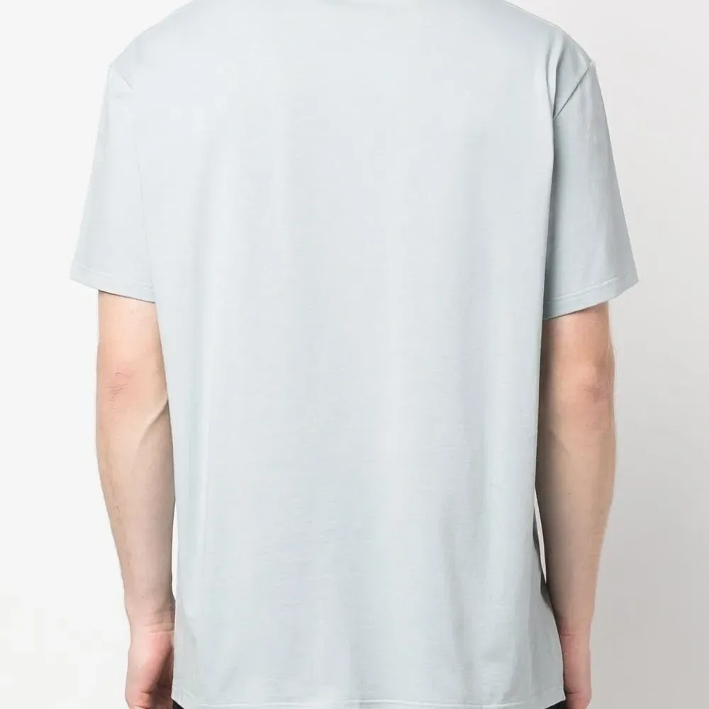 Футболка с логотипом