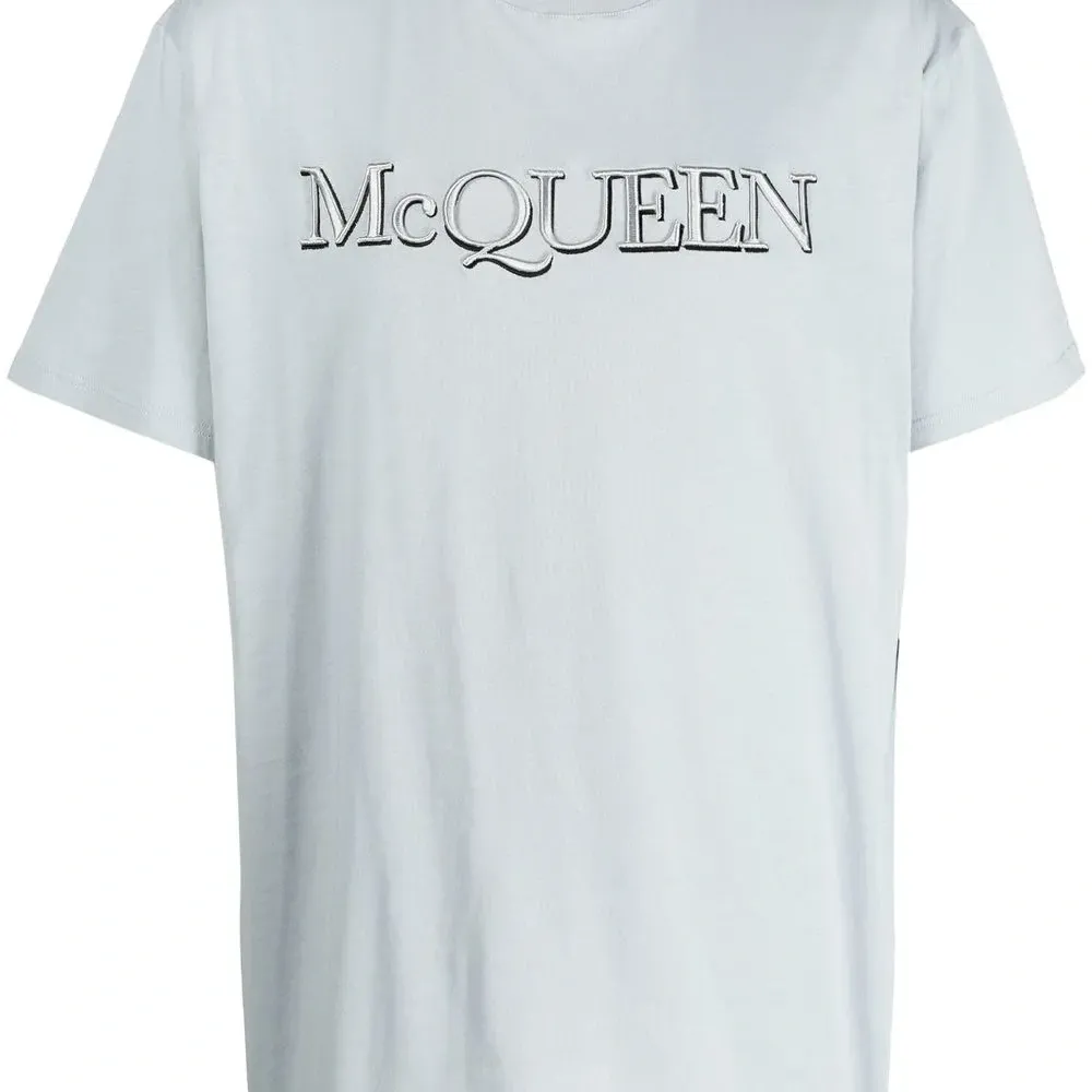 Футболка с логотипом