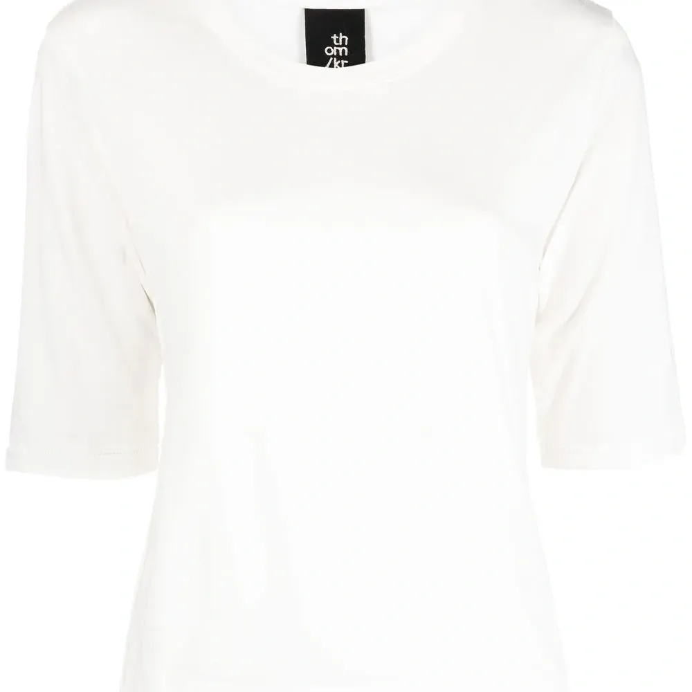 Футболка с укороченными рукавами