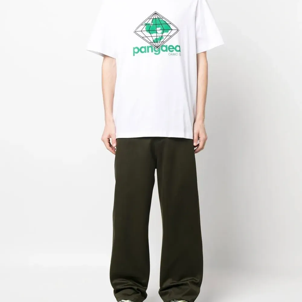 Футболка с логотипом