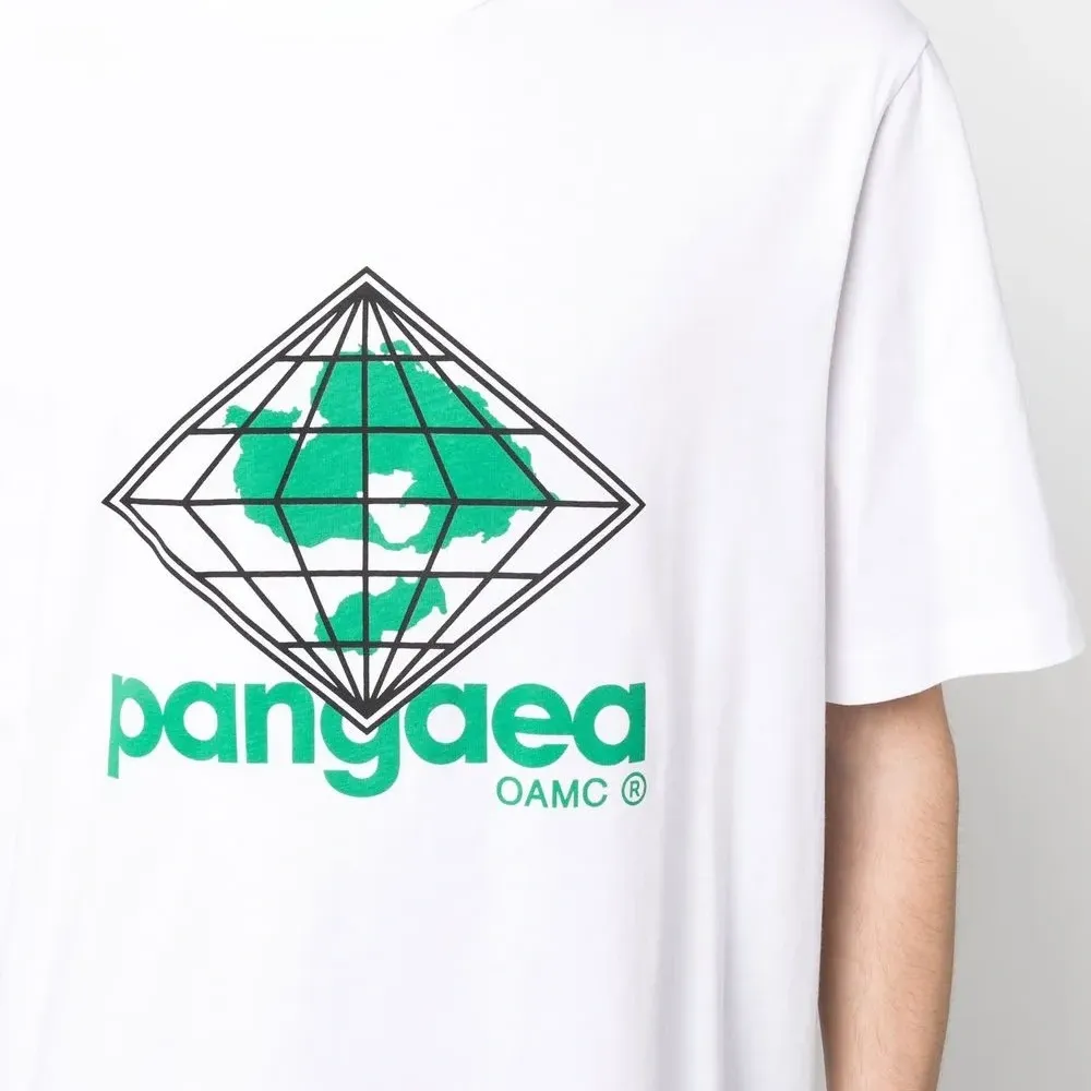 Футболка с логотипом